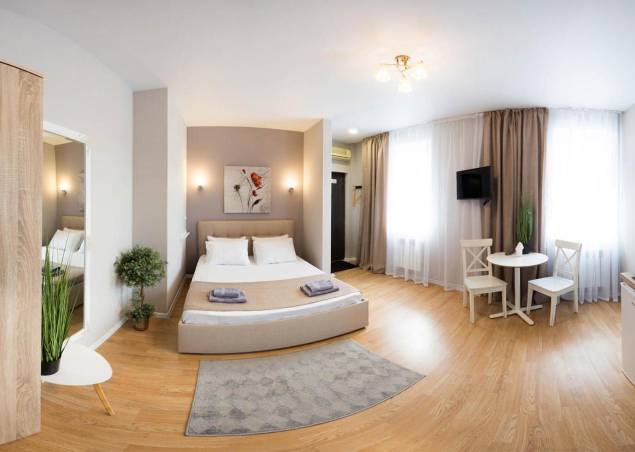 Apartment In The City Center - Gimnasiyna Naberezhna 24A-1 Kharkiv Exterior photo