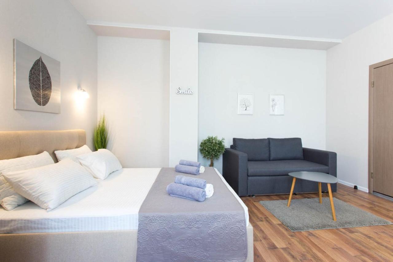 Apartment In The City Center - Gimnasiyna Naberezhna 24A-1 Kharkiv Exterior photo