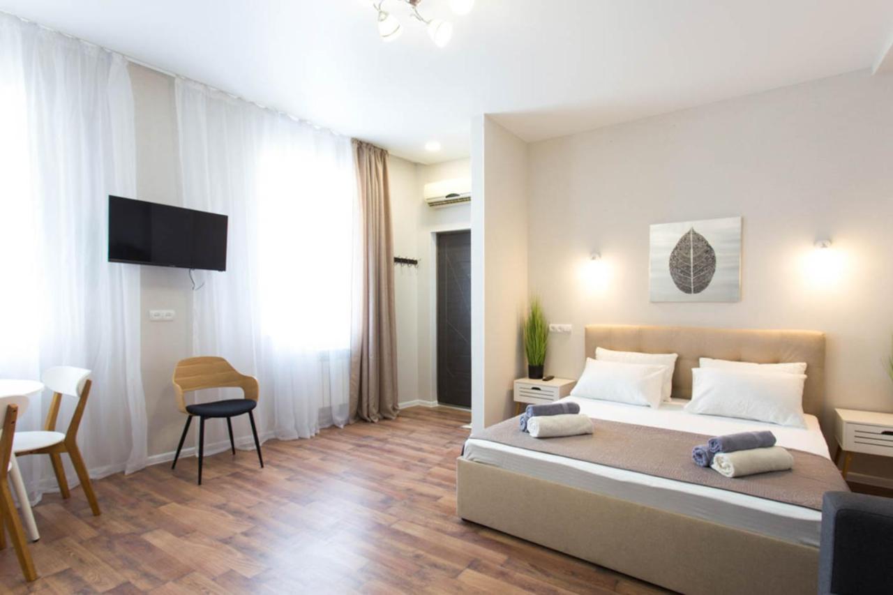 Apartment In The City Center - Gimnasiyna Naberezhna 24A-1 Kharkiv Exterior photo